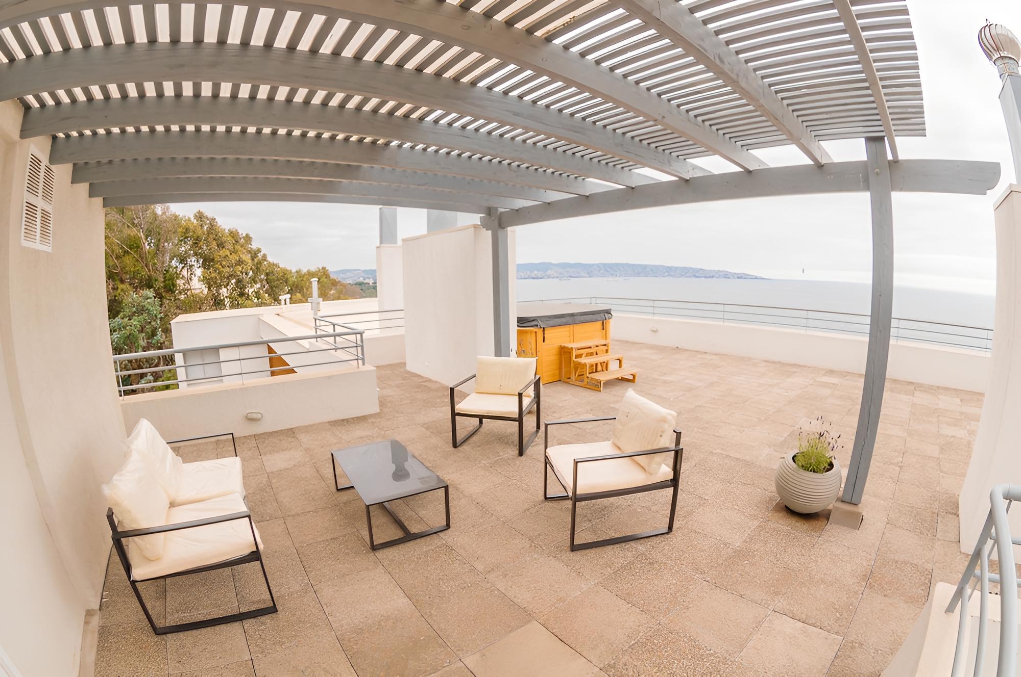 Oceana Suites Bellavista
