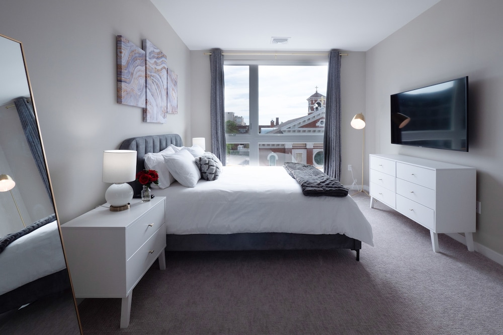 New Haven Vacations - Luxury Furnished Apartments by Hyatus Downtown at Yale - Property Image 1