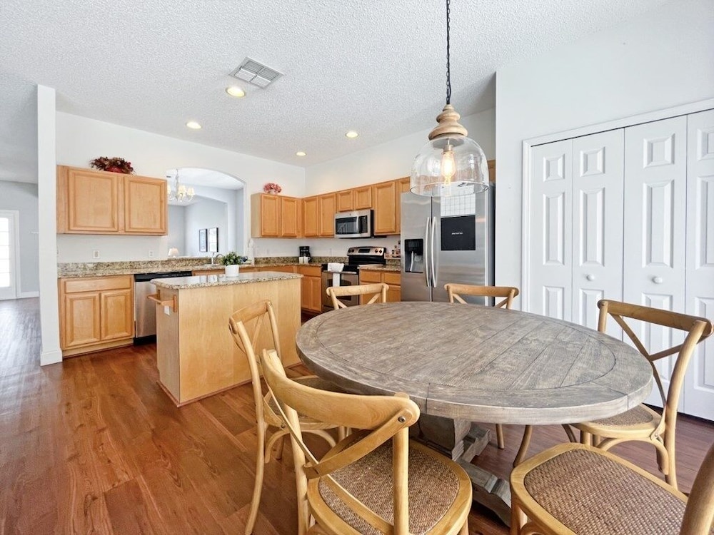 Endless Summer 6 Bedroom Home