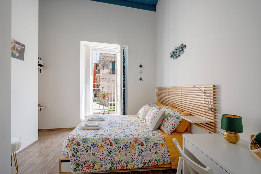 Old Town Vibe photo 4