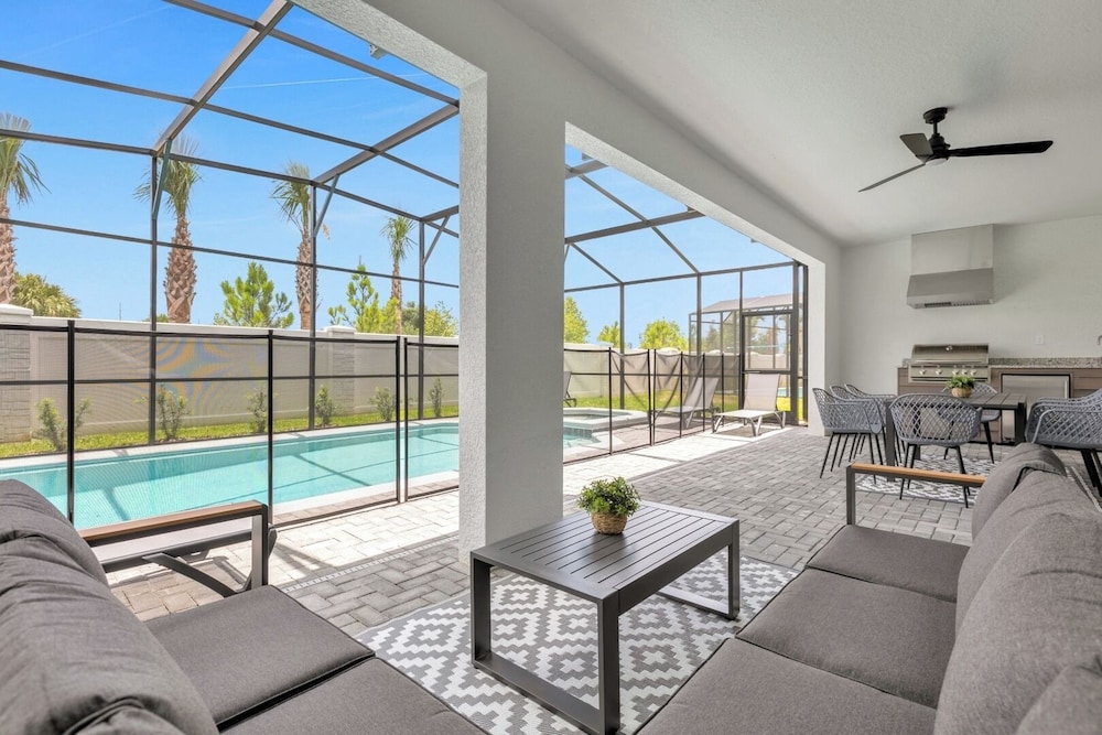 Elegant Villa Private Pool Near Disney