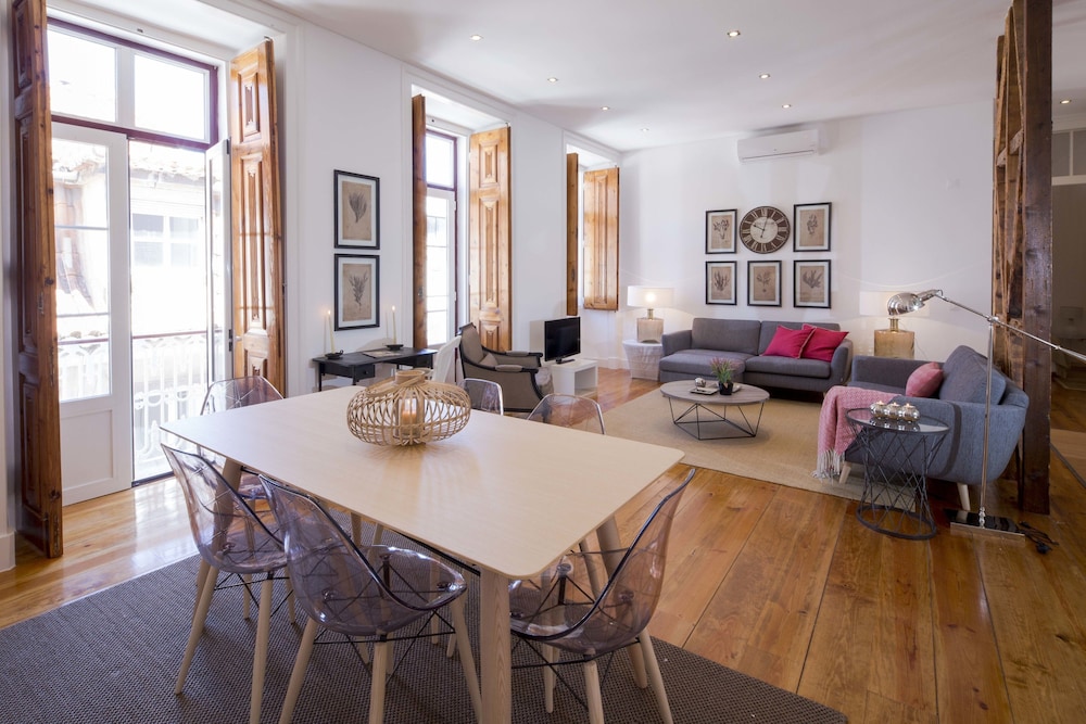 Bairro Alto Apartments by linc