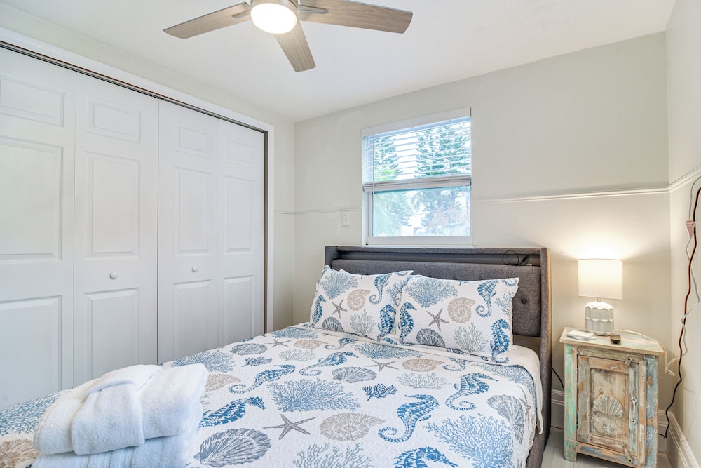 Walk to Beach: Treasure Island Gem w/ Golf Cart!