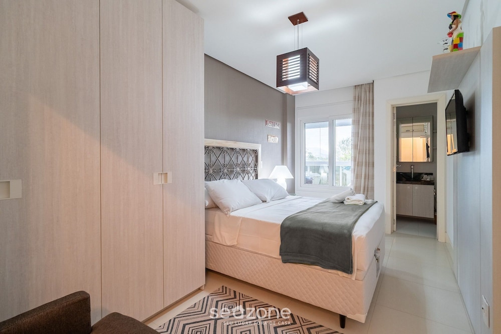 Apt w/ Grill 800m From the Beach, Jurere Sca0208
