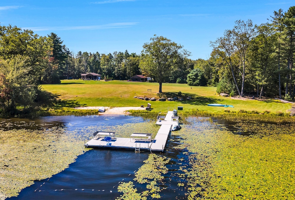 2 Lake Cabins Pool Hottub Game Room 23acs