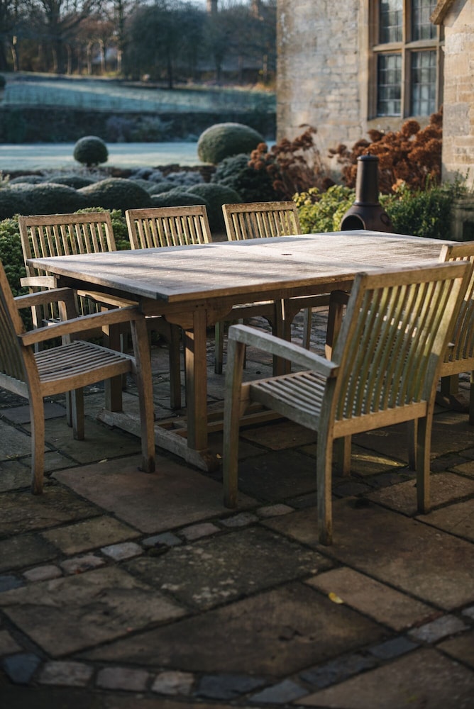 outdoor bbq area