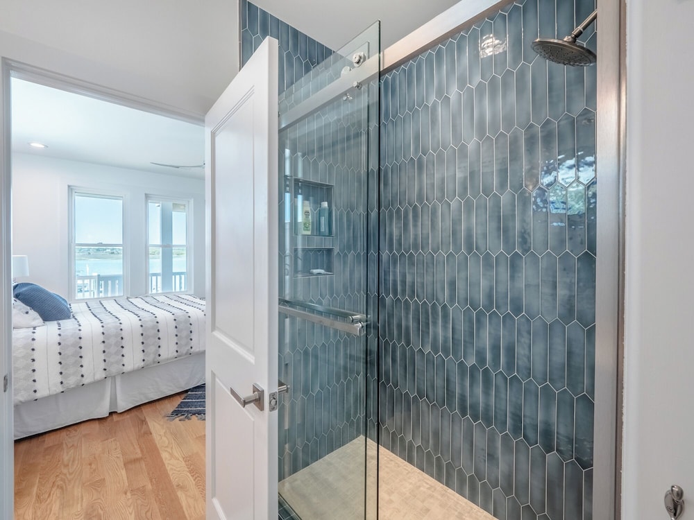 Channel 6 by Topsail Realty