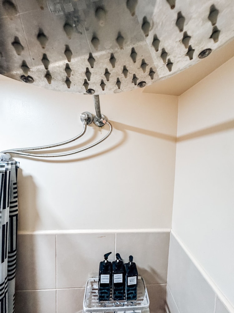A Modern Zen Hideaway