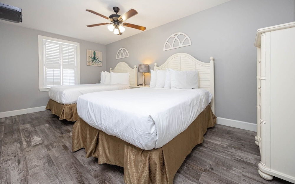 Phoenix East 706 3 Bedroom Condo