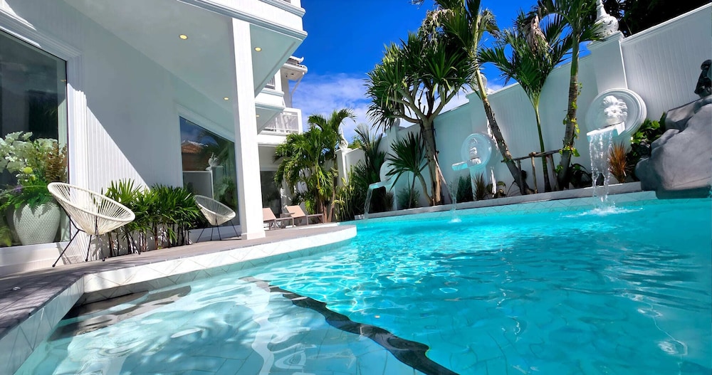 LUMALAND Luxury Pool Villa Pattaya Walking Street