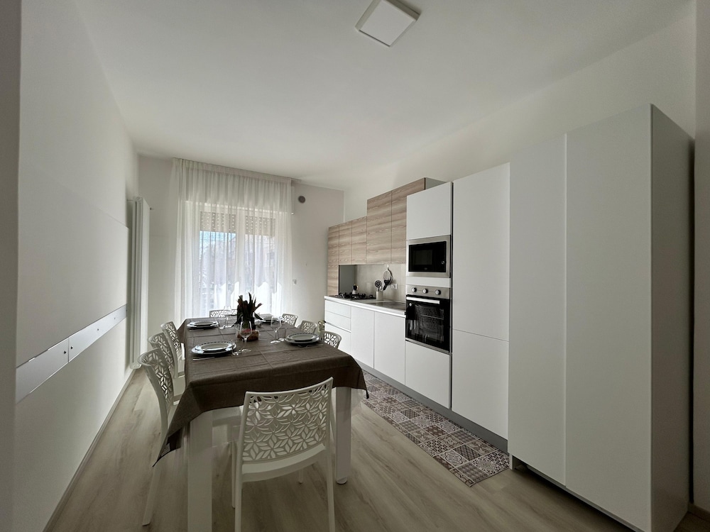 My50s in Monopoli With 4 Bedrooms and 2 Bathrooms