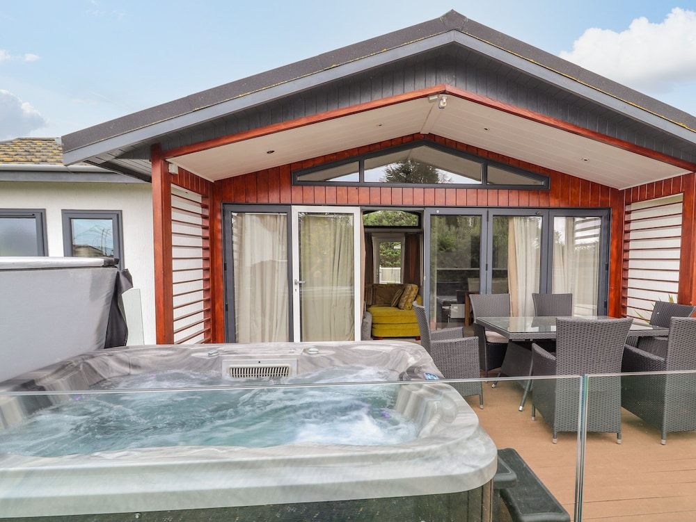 Honeysuckle Lodge
