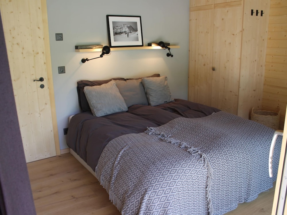 Chalet in La Tzoumaz Near Ski Lift view 4
