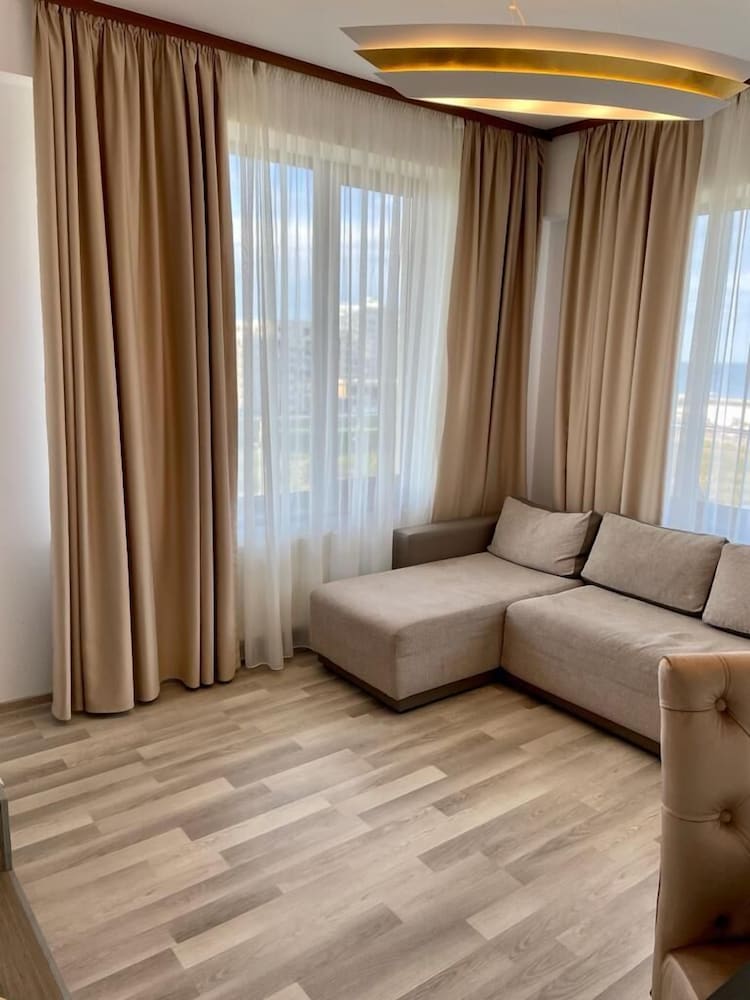 Infinity Summerland Apartment