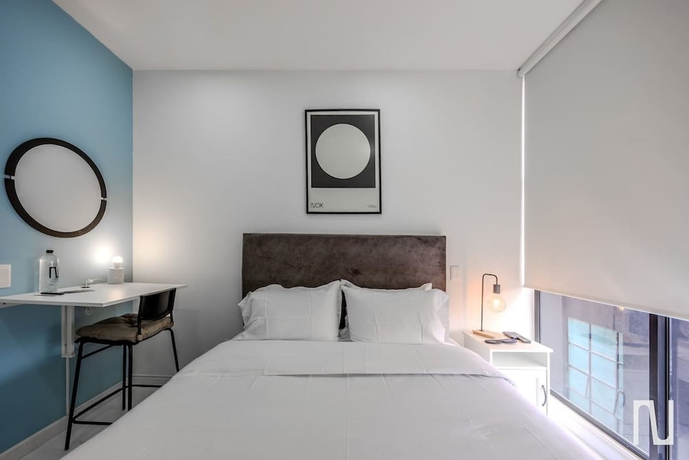 NOK Bright Studio in Chic
