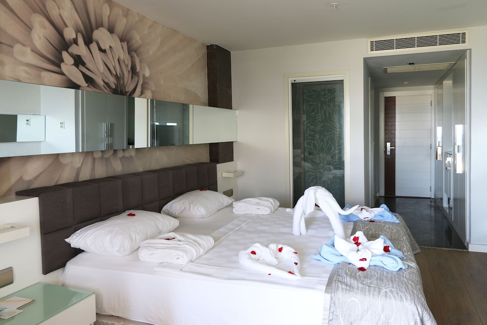 Gold Island Selected Hotel