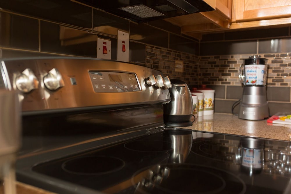 New Kingston Guest Apt at Fairway