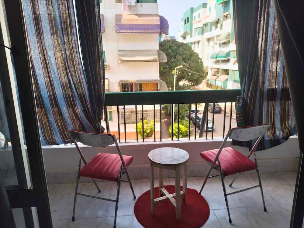 Gadou 2BR Apt w Kitchen Balcony - Port Said