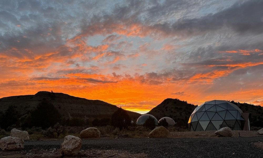 Clear Sky Resorts - Bryce Canyon - Unique Stargazing Domes 70