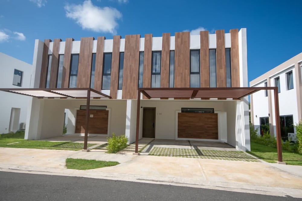 NOK Tropical 3BR Villa by Vistacana Rentals