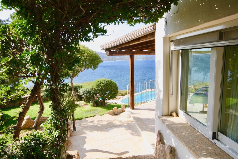 Villa i Corbezzoli view 3