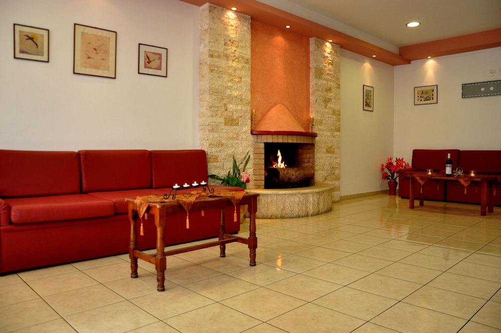 Haris Apartments