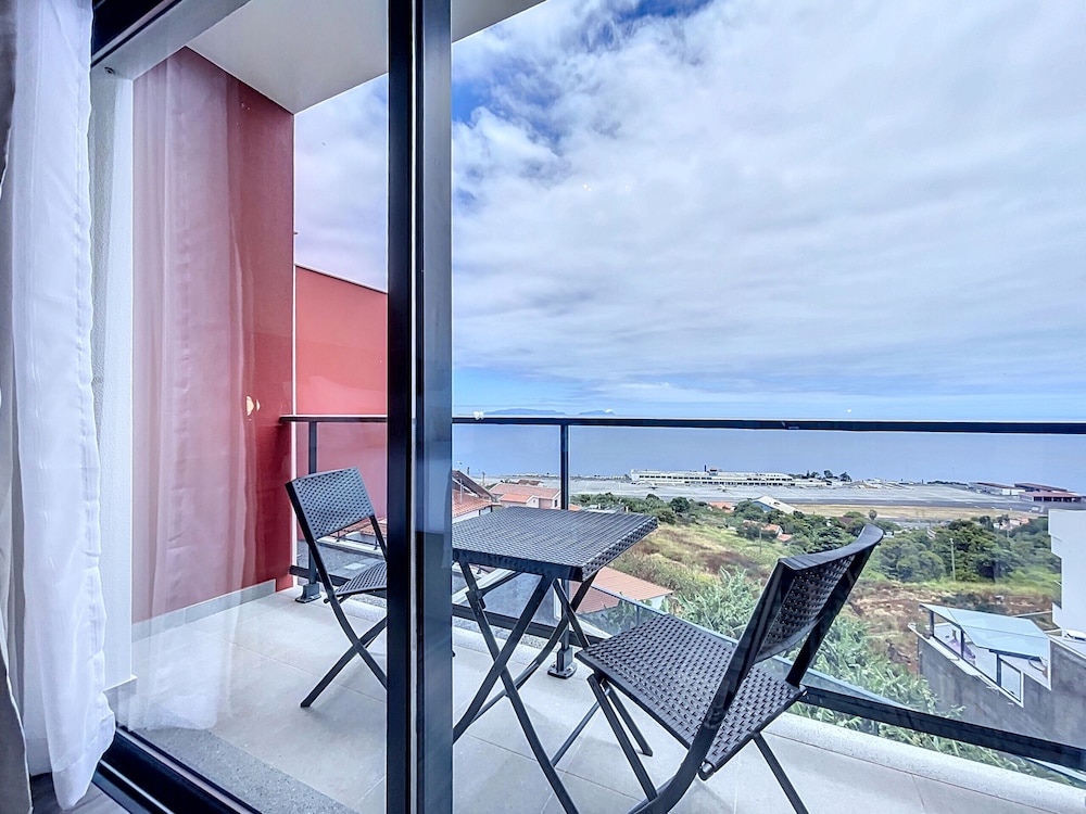 Blue Outlook Retreat by Atlantic Holiday