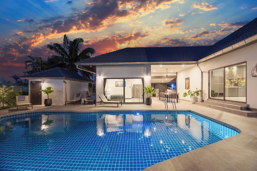 Villa Waree minutes to City and Beach
