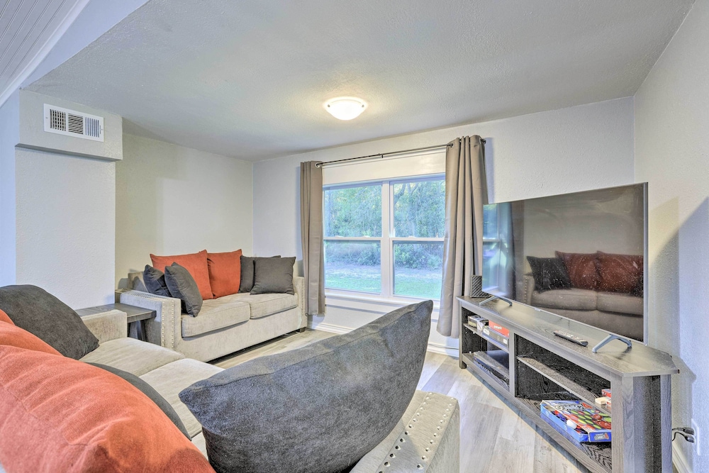 Updated Home Near Manatee Springs State Park!