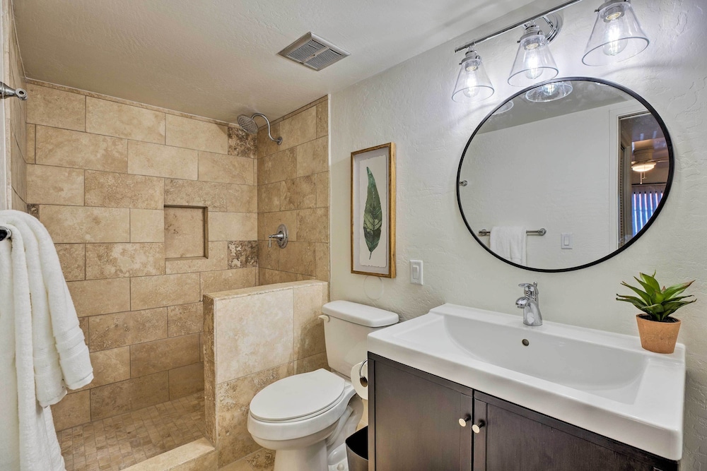 Modern Tempe Condo w/ Pool Access  4 Mi to ASU - Property Image 15