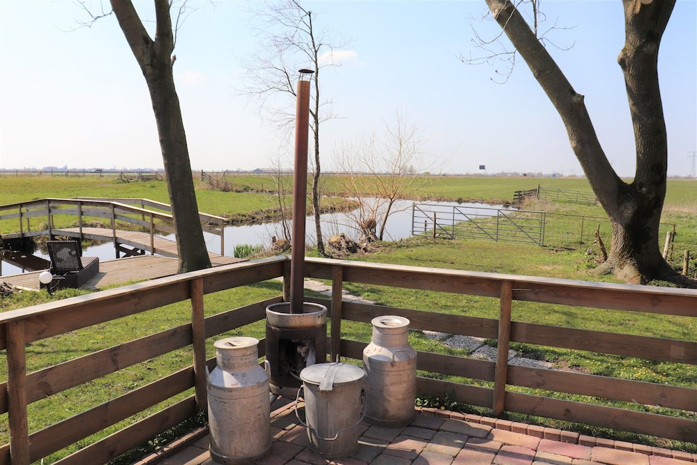 B&B Farm Grutsk in Suwald With its Harbor