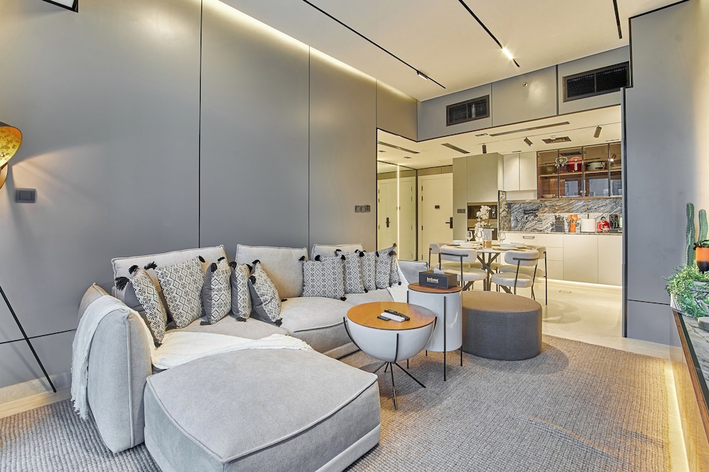 bnbme | Silverene Tower | 2 Bdr