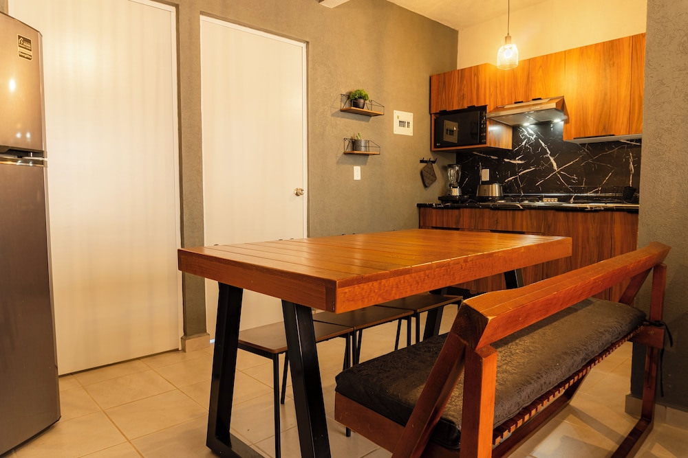 Acapulco Penthouse with 2 Bedrooms Pool