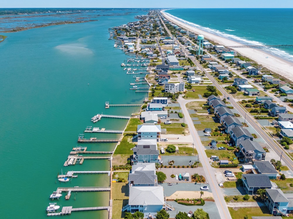 Channel 6 by Topsail Realty