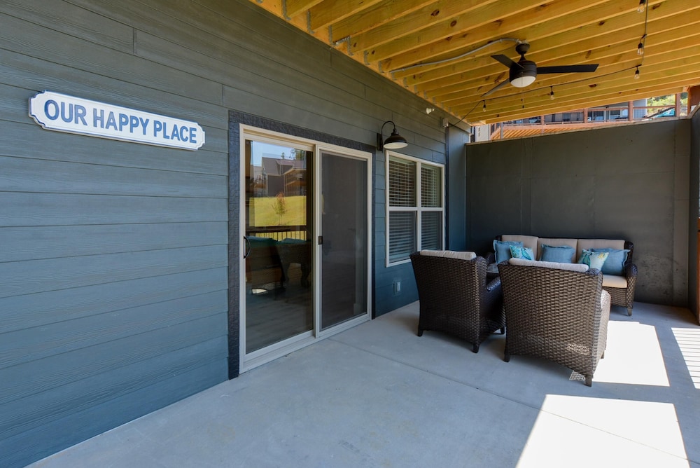 Journey's Remedy Lite - Lake View - Closest to Indoor Pool - Sleeps 22 view 4