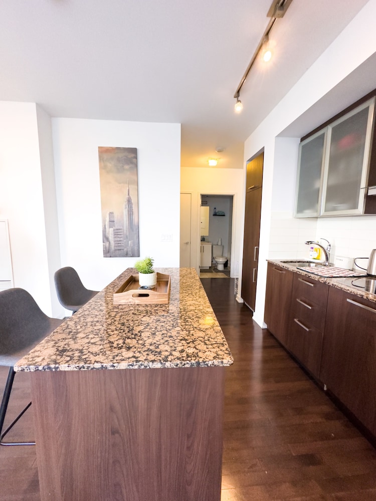 Gorgeous Lakeview Boutique Suites