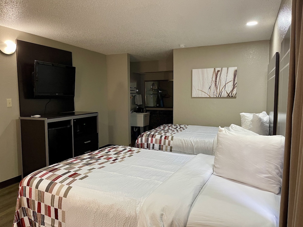 Red Roof Inn & Suites Jackson - Richland