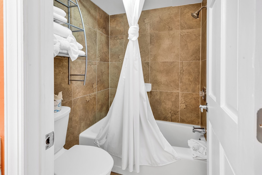 Bluewater Resort 1012
