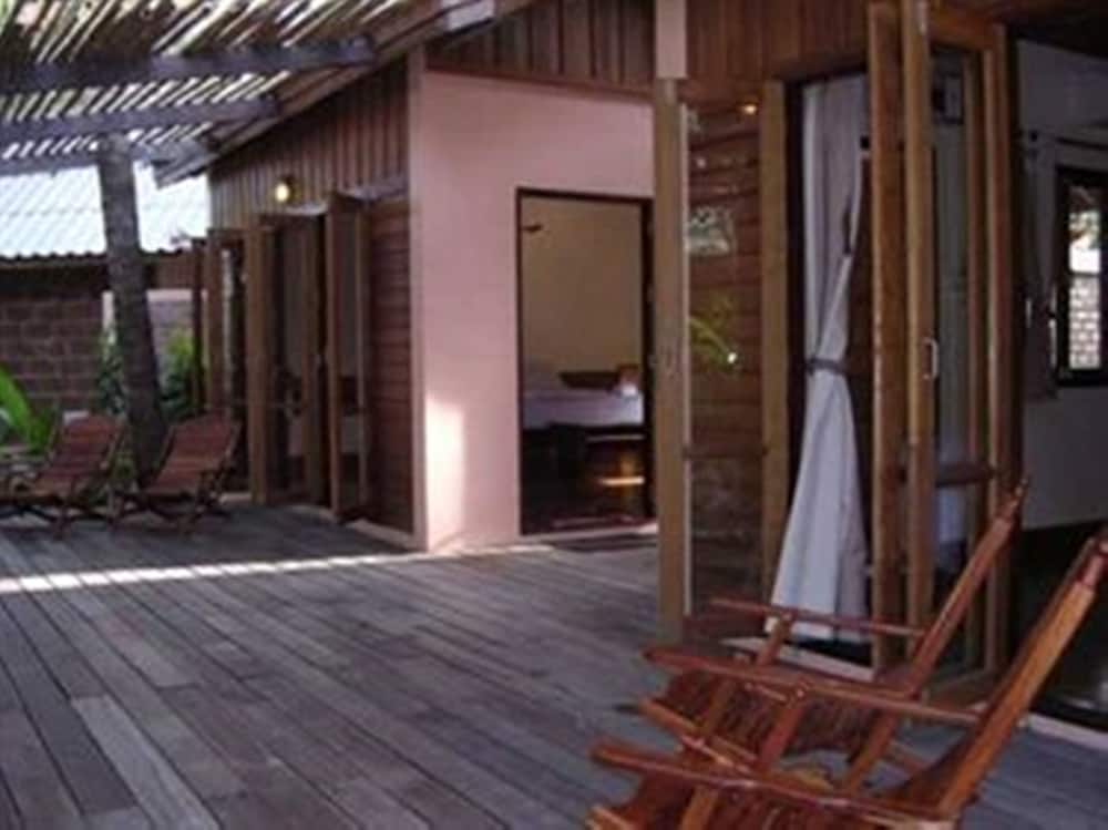Sunset Cove Resort