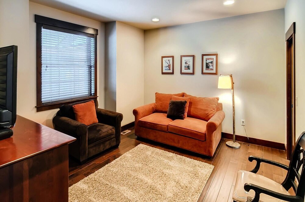 Elk Run Lodge