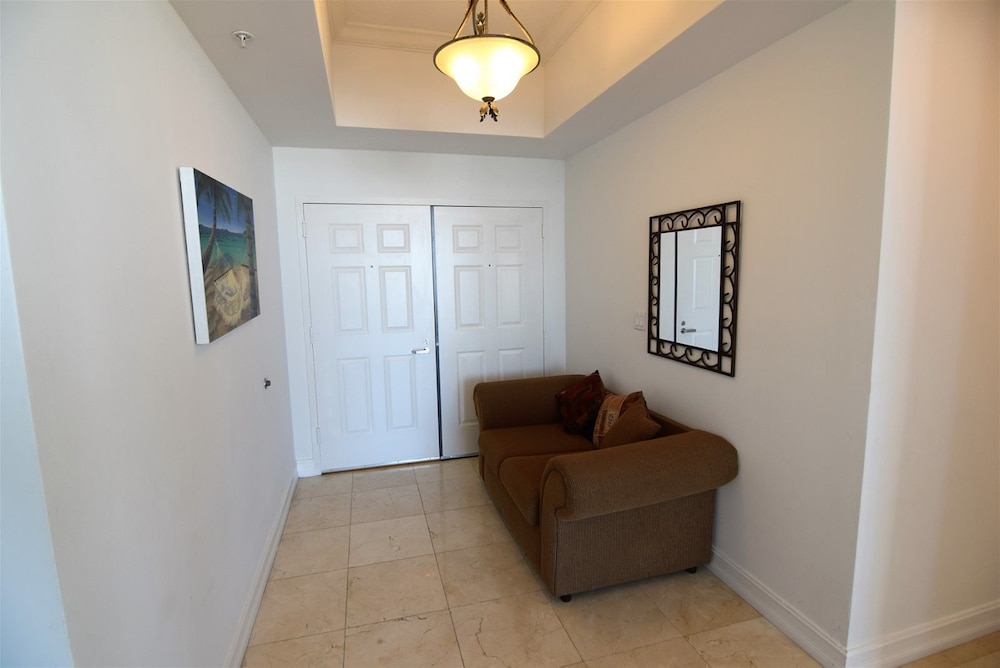 Amazing 4 Bedrooms, 5 Bath + Den Penthouse At La Perla view 3