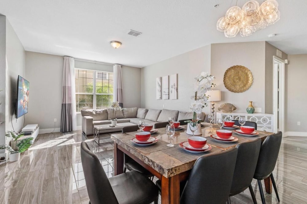 Vista Cay Swanky
