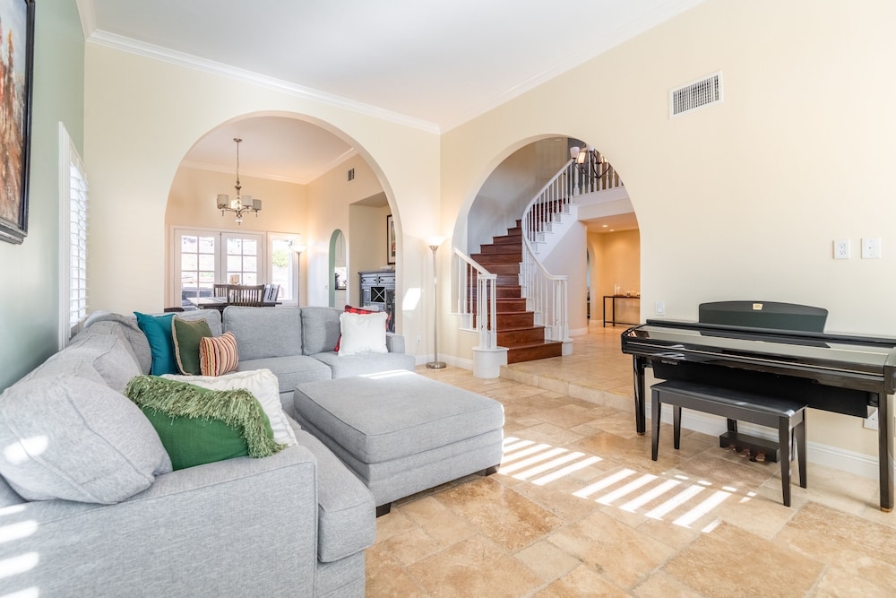 San Diego Vacations - Luxury San Diego House: Beach, Pool Pet-friendly by Redawning - Property Image 14