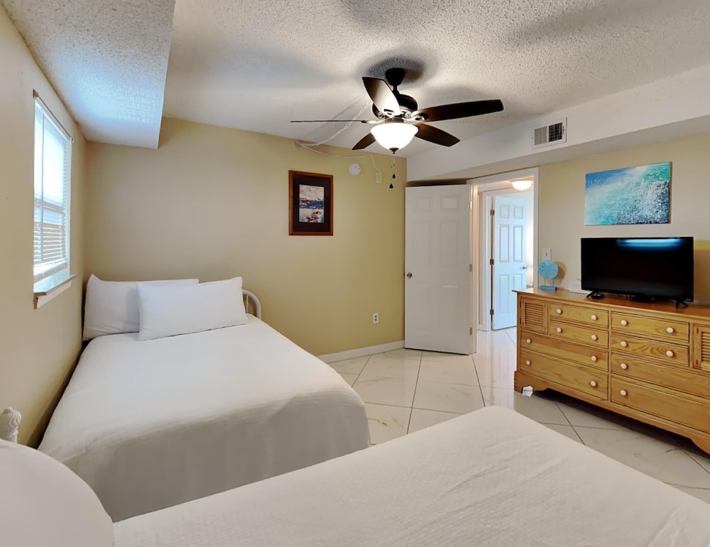 Emerald Isle Fort Walton Beach by Southern Vacation Rentals