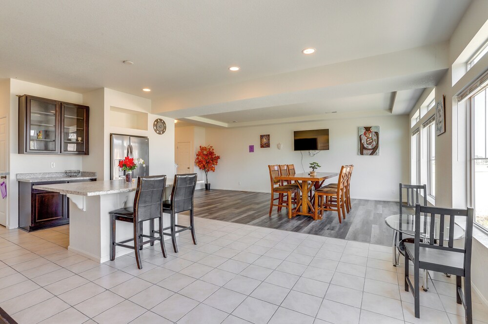 10 Mi to Dia: Family Home w/ Yard!