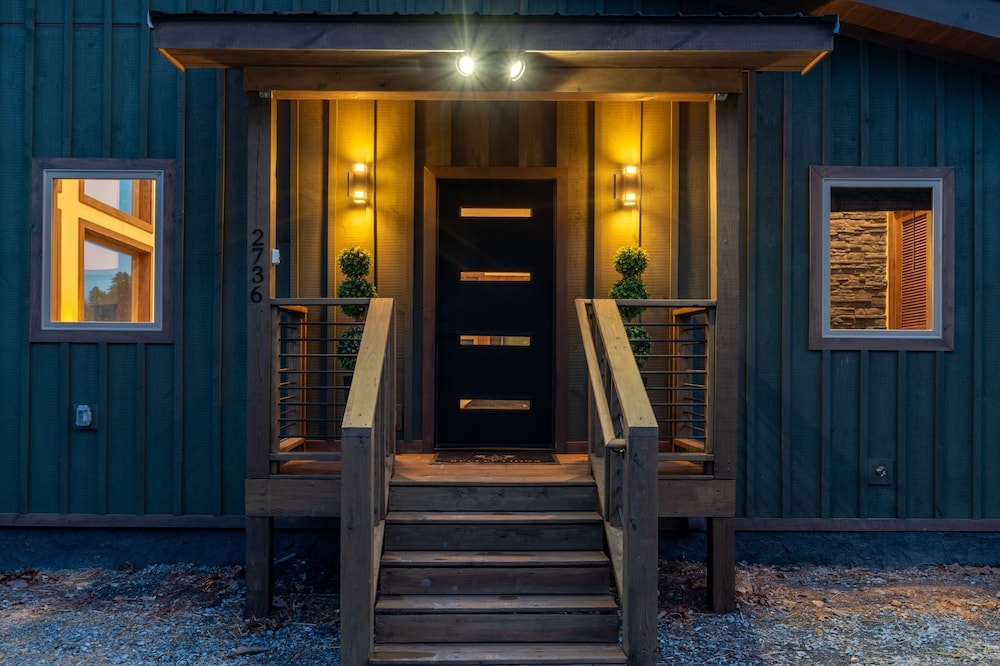 Reflections 1 Bedroom Cabin