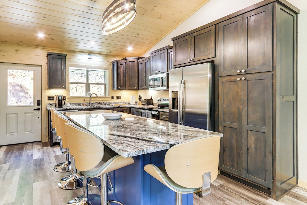 Blue Ridge Adventure Base: Grill, Play, Explore!