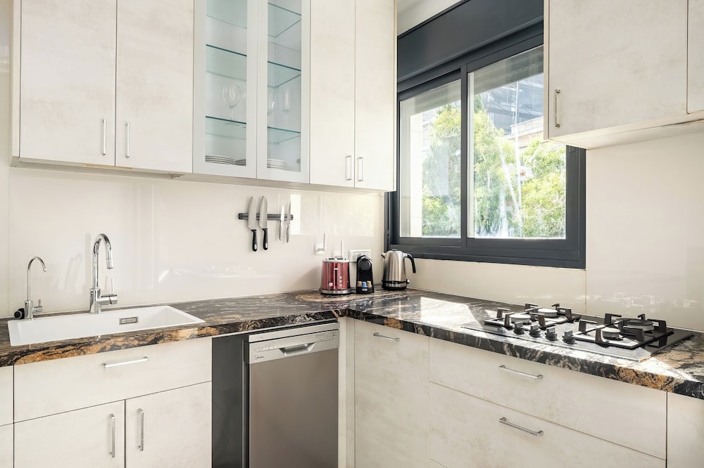 Modern City Apartment by Sea N' Rent