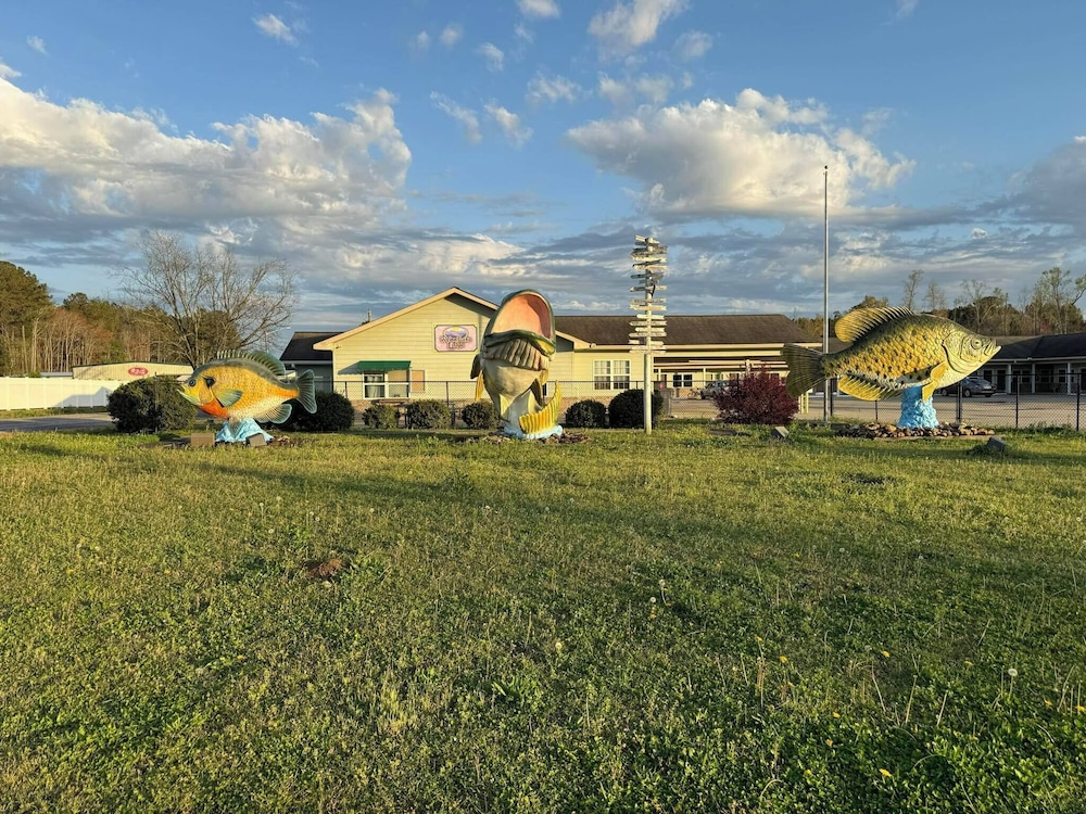 Weiss Lake Lodge