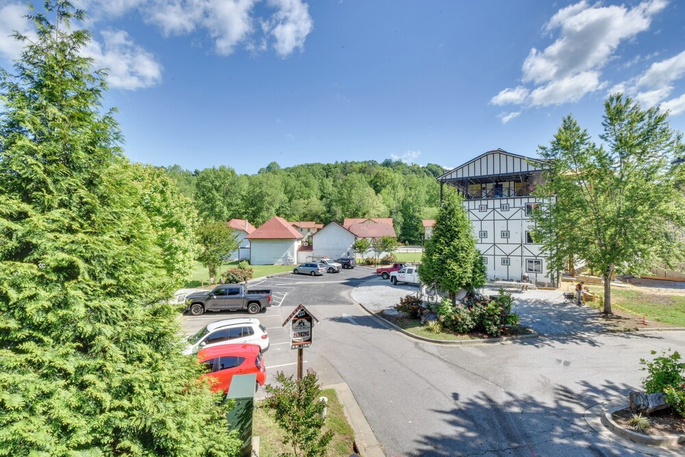 Walk to Shops & Dining: Downtown Condo in Helen